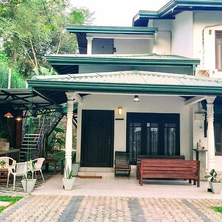 Villa Senan - 2 Apartments - Mirissa Εξωτερικό φωτογραφία