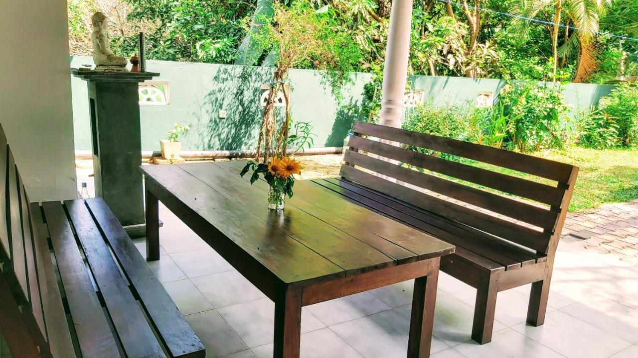 Villa Senan - 2 Apartments - Mirissa Εξωτερικό φωτογραφία