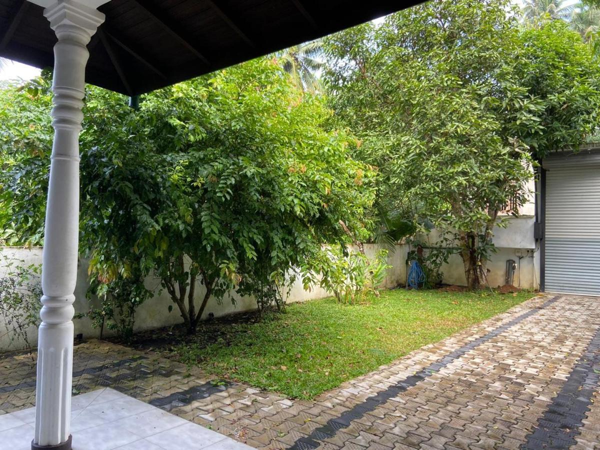 Villa Senan - 2 Apartments - Mirissa Εξωτερικό φωτογραφία