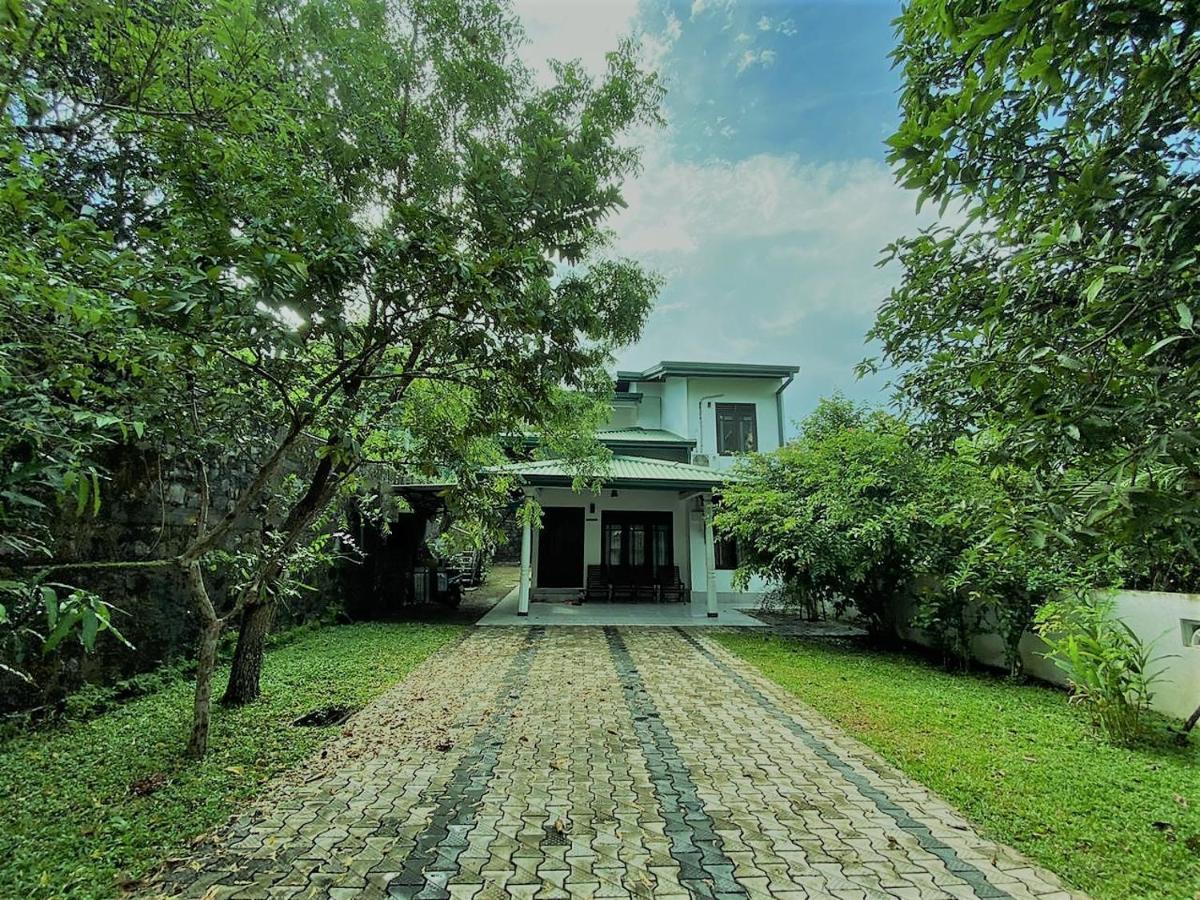 Villa Senan - 2 Apartments - Mirissa Εξωτερικό φωτογραφία